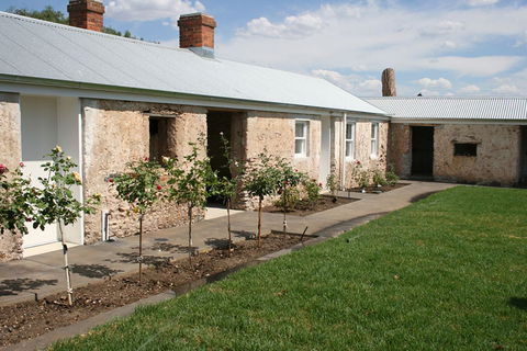 Lara Museum - Grafton Accommodation 0