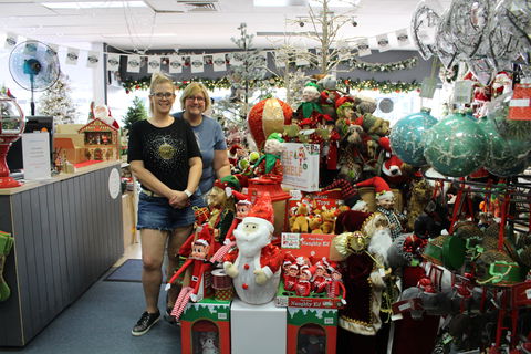 Mrs Claus And Santa - Grafton Accommodation 1