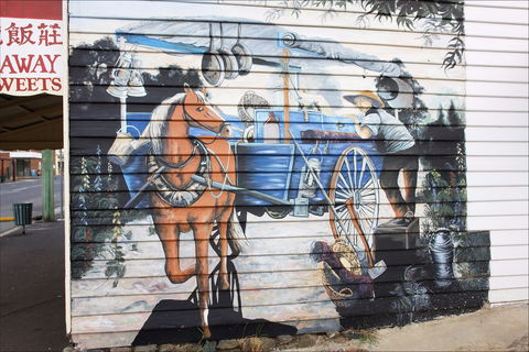 Sheffield: Town Of Murals - Grafton Accommodation 0