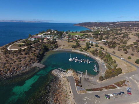 Christmas Cove - Grafton Accommodation 0