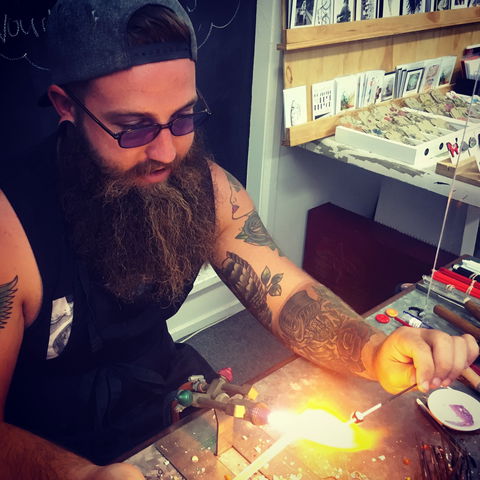 Hot Glass Demonstrations And Classes - Grafton Accommodation 1
