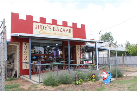 Judys Bazaar - Grafton Accommodation 0