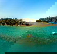 Airlie Beach Glass Bottom Boat Tour - Grafton Accommodation