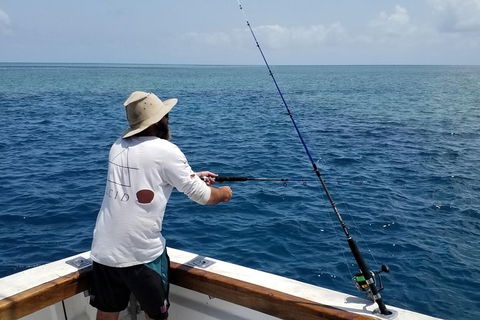 Full Day Whitsunday Reef Fishing Charter Boat - Grafton Accommodation 1