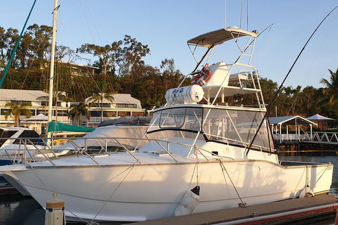 Full Day Whitsunday Reef Fishing Charter Boat - Grafton Accommodation 2