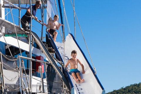 Day Sail The Whitsunday Islands On Atlantic Clipper From Airlie Beach - Grafton Accommodation 7