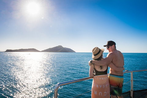 Day Sail The Whitsunday Islands On Atlantic Clipper From Airlie Beach - Grafton Accommodation 5