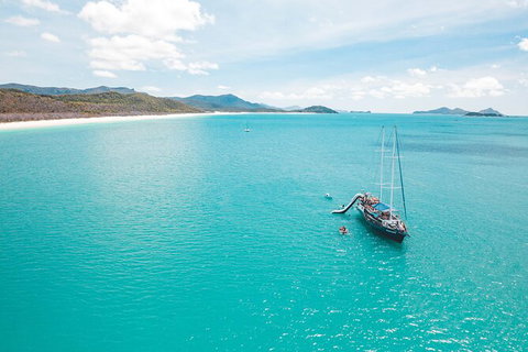 Day Sail The Whitsunday Islands On Atlantic Clipper From Airlie Beach - Grafton Accommodation 4