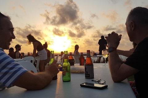Salty Plum Social - Small Bar Walking Tour - Cable Beach Broome - Grafton Accommodation 7