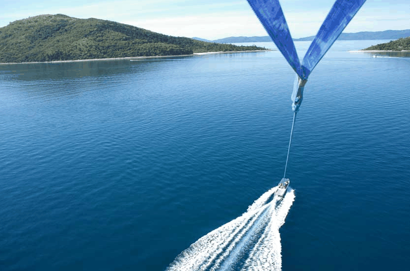 Island Parasail - Grafton Accommodation 4