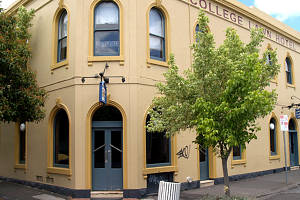 The College Lawn Hotel - Grafton Accommodation 0