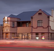 Cross Keys Hotel - Grafton Accommodation