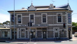 Southwark Hotel - Grafton Accommodation 1