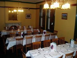 O'Sullivans Sibeen Irish Bar, Restaurant & Functions - Grafton Accommodation 1