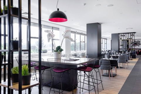MRepublic Restaurant, Bar And Lounge - Grafton Accommodation 1