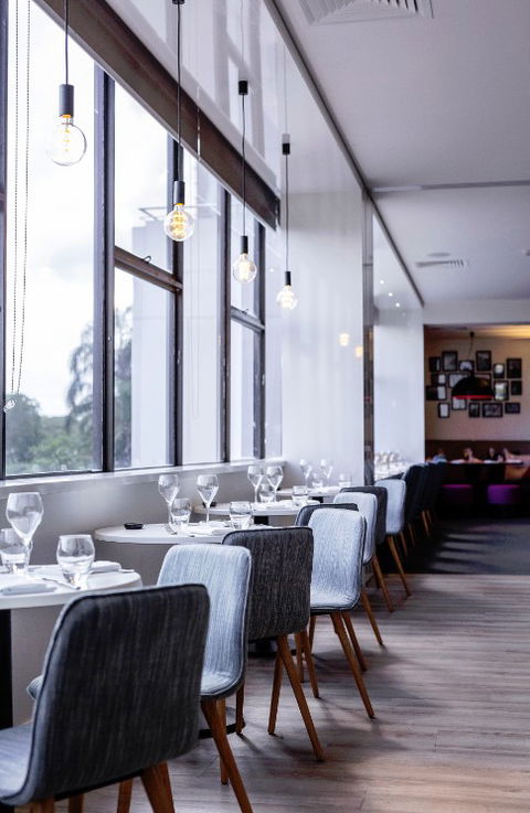 MRepublic Restaurant, Bar And Lounge - Grafton Accommodation 5