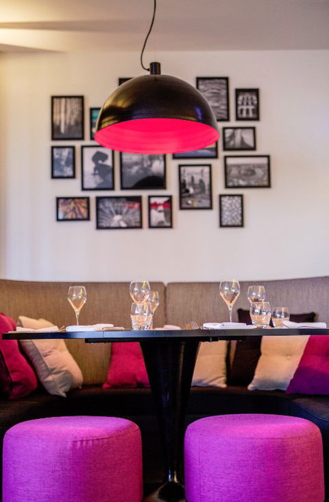 MRepublic Restaurant, Bar And Lounge - Grafton Accommodation 6