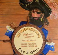 Schooners Bar  Grill - Grafton Accommodation