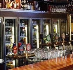 Globe Trotters Bar - Grafton Accommodation 2