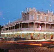 The Rose Hotel - Victoria Street Bar - Grafton Accommodation