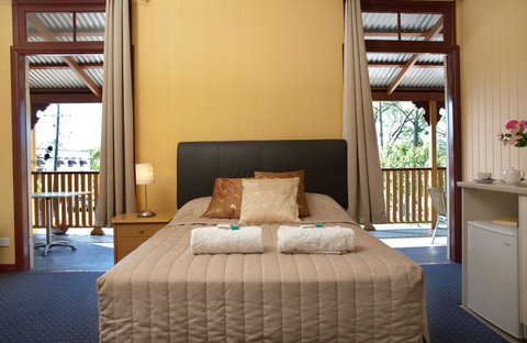 Yandina Hotel - Grafton Accommodation 1