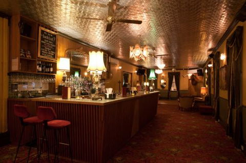 Back Bar Cocktail Lounge & Function Venue - Grafton Accommodation 1
