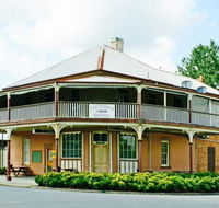 The Victoria Hotel Hinton