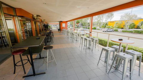 Treetops Tavern - Grafton Accommodation 1