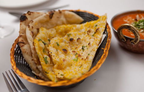 Neelam Indian Restaurant - Grafton Accommodation 4