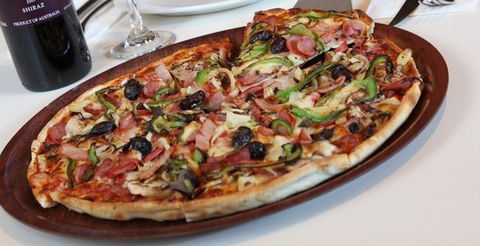 Jags Ristorante - Grafton Accommodation 0
