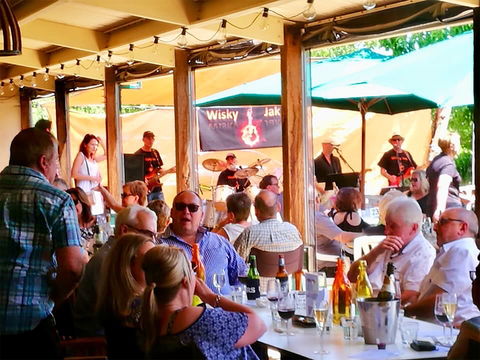Angas Plains Wines Live In The Vines, With The Band -Wisky Jak - Grafton Accommodation 1