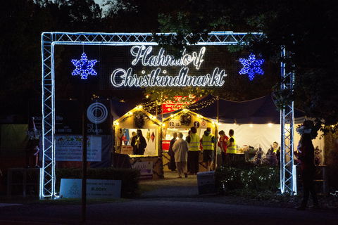 Hahndorf Christmas Market Walking Tours - Grafton Accommodation 0