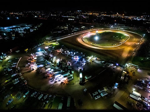 Valvoline Raceway's Opening Night - Grafton Accommodation 0