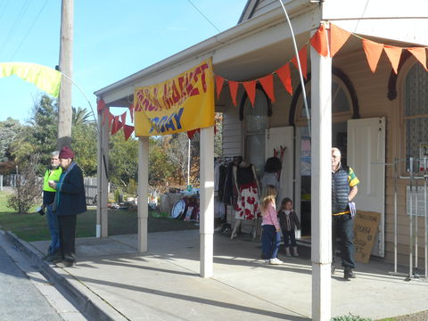 Yarck Country Market - Grafton Accommodation 2