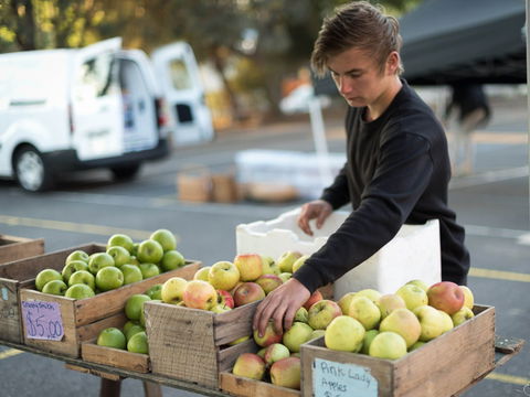 Carlton Farmers' Market - Grafton Accommodation 0