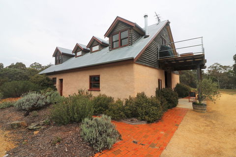 Yarralaw Springs Wines  - Cellar Door Wine Tasting - Grafton Accommodation 2