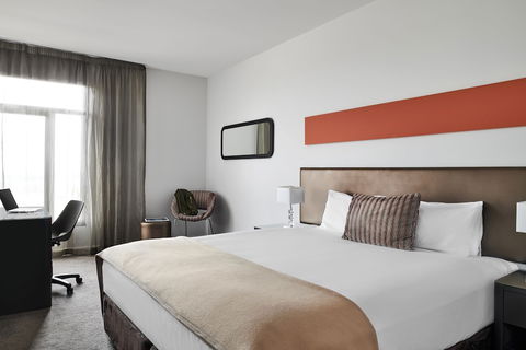 Melbourne Dandenong Central Apartment - Grafton Accommodation 6