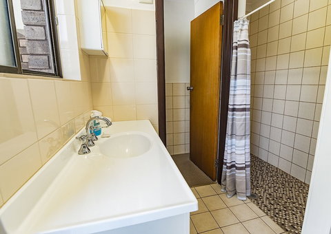 Emu Beach Chalets - Grafton Accommodation 6