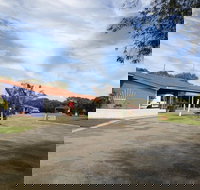 Emu Beach Chalets - Grafton Accommodation