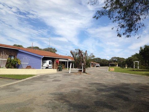 Emu Beach Chalets - Grafton Accommodation 0