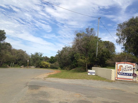 Emu Beach Chalets - Grafton Accommodation 2