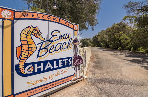 Emu Beach Chalets - Grafton Accommodation 1