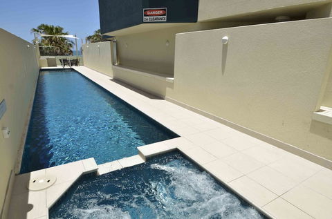 Malibu Mooloolaba - Grafton Accommodation 6