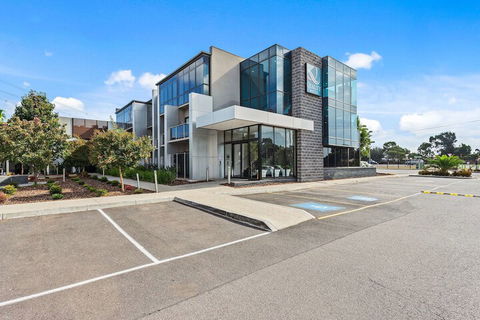Quality Hotel Taylors Lakes - Grafton Accommodation 7