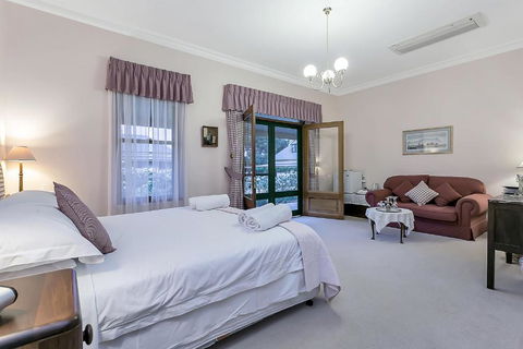 Abbotsford Country House - Grafton Accommodation 5