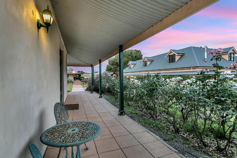 Abbotsford Country House - Grafton Accommodation 3