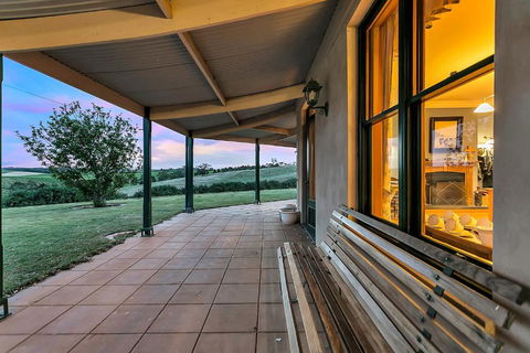 Abbotsford Country House - Grafton Accommodation 2