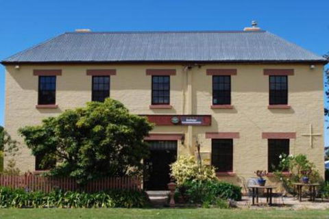 Schouten House - Grafton Accommodation 4