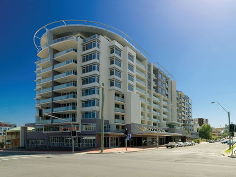 Adina Apartment Hotel Wollongong - Grafton Accommodation 1