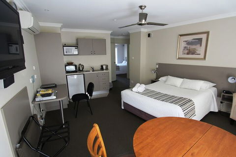 Aston Hill Motor Lodge - Grafton Accommodation 7